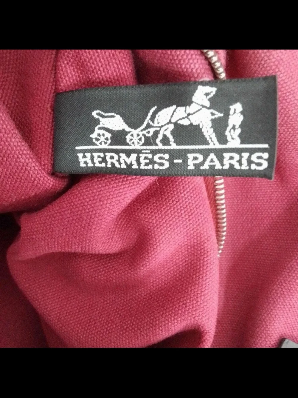 Hermes spacious messenger